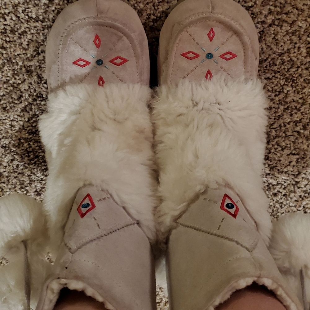 Adorable fluffy faux fur boots